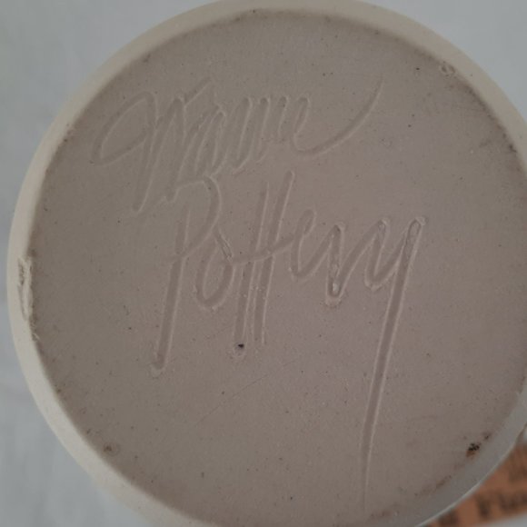 Hand painted Iris on Studio Pottery Vase Signed 9" tall - Picture 3 of 4